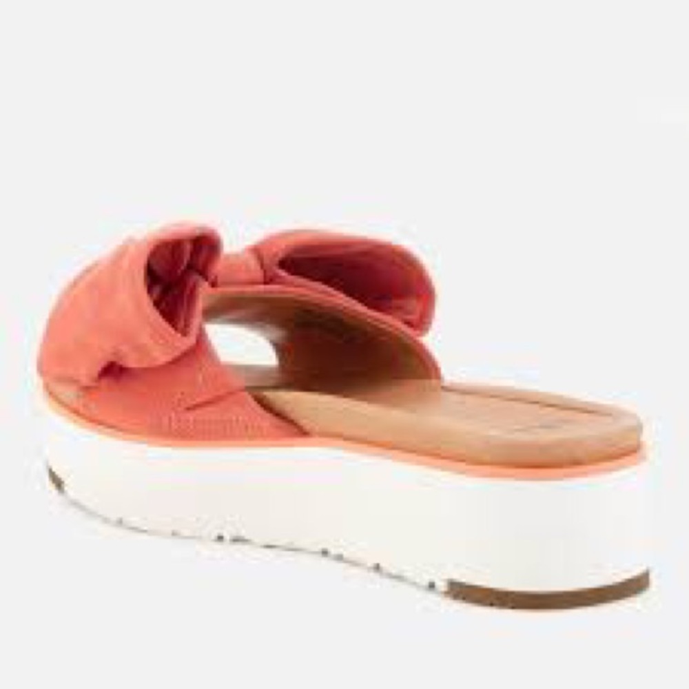 UGG Bow Platform Sandals- NWT